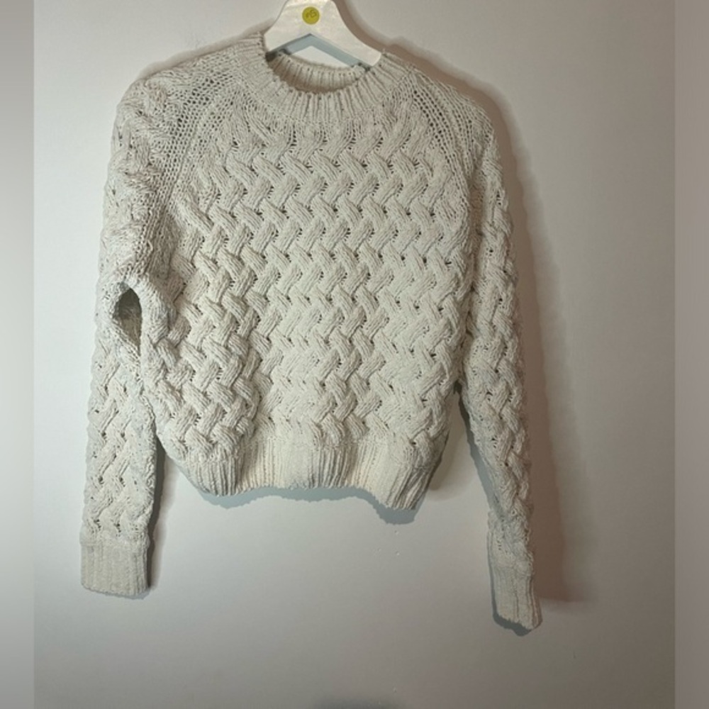 Kendall and Kylie sweater size small‎